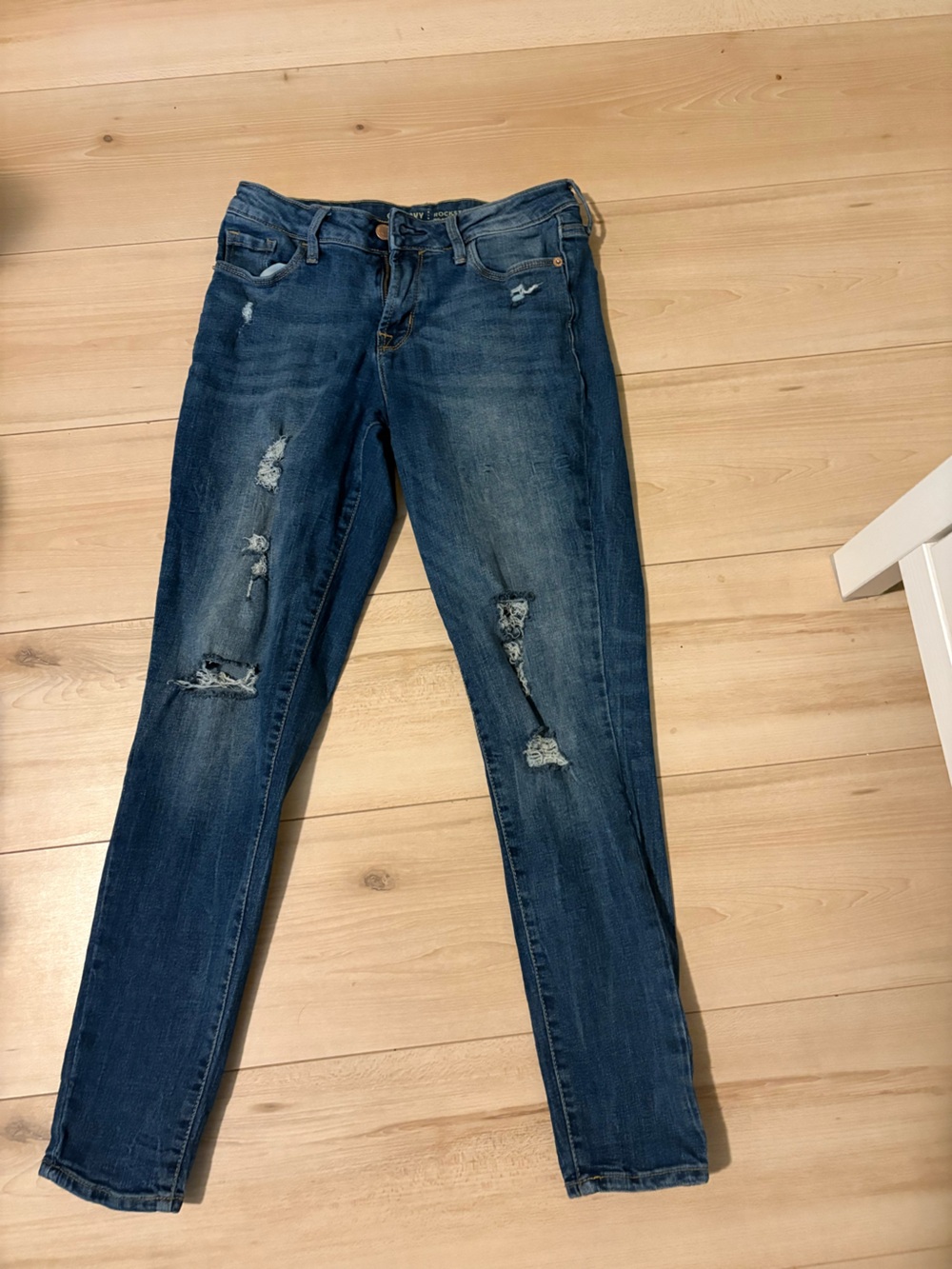 Old Navy Women’s Distressed Dark Blue Skinny Jeans
